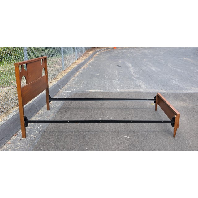 Mid 20th Century Vintage Mid Century Modern Walnut Twin Bed Frame For Sale - Image 5 of 9