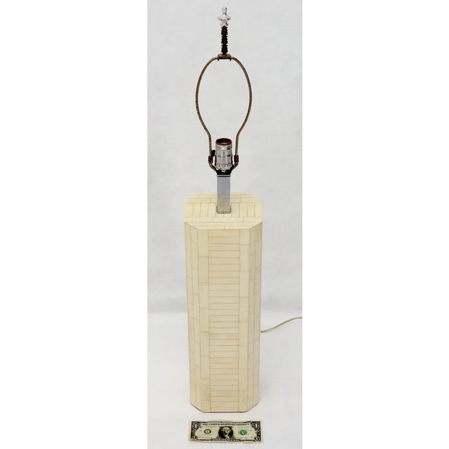 Bone Tessellated Bone Tile Pedestal Mid-Century Modern Table Lamp For Sale - Image 7 of 10
