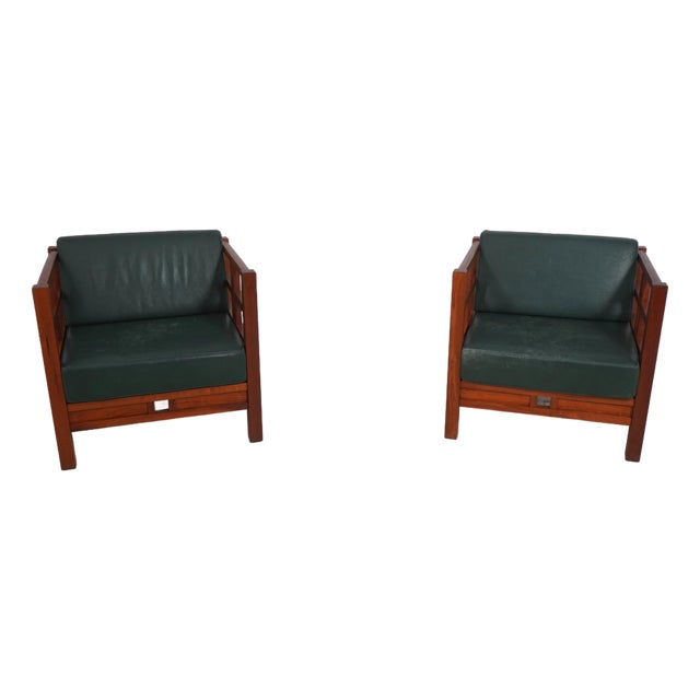 Pair Thomas Moser Windward Cherry Living Room Chairs For Sale