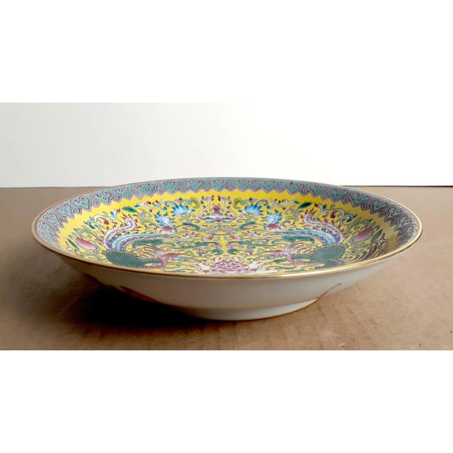 Early 20th Century Early 20th Century Chinese Porcelain Double Fenghuangs Bowl For Sale - Image 5 of 7