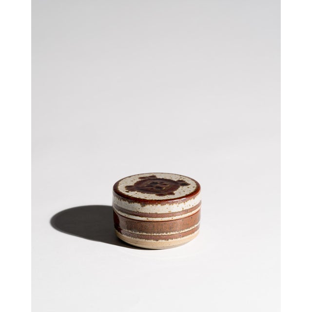 Danish Studio Ceramic Ensemble by Jette Andersen & Marianne Starck for Michael Andersen, Bornholm, Denmark, 1970s, Set of 2 For Sale - Image 13 of 17