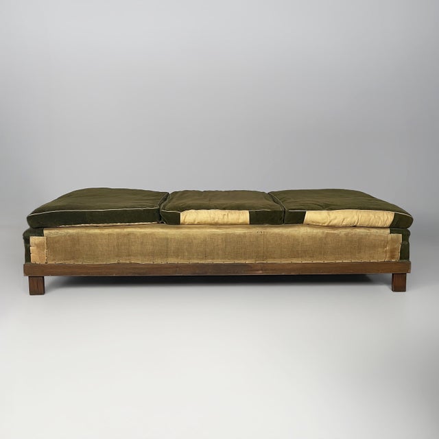 Art Deco Italian Daybed in Green Velvet, 1930s For Sale - Image 4 of 13