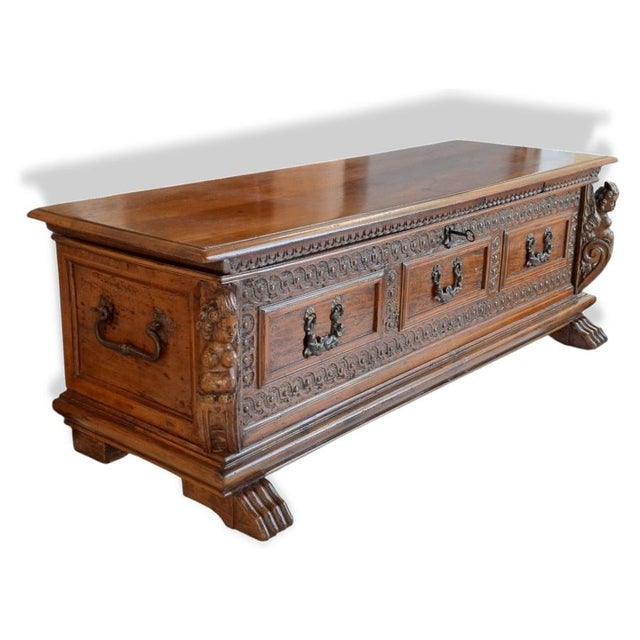 Important "Bambocci" Chest - Bergamo Manufacture, 17th Century A splendid example of Lombard cabinetmaking from the...