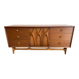 Mid Century Modern Broyhill Brasilia Walnut 9 Drawer Dresser Credenza For Sale