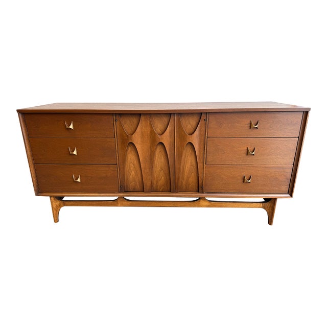 Mid Century Modern Broyhill Brasilia Walnut 9 Drawer Dresser Credenza For Sale
