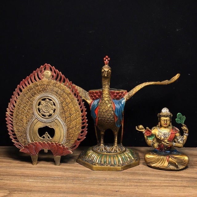 Vintage Gilt Bronze Sculpture of Mahamayuri Peacock King With Removable Deity Figure For Sale In Los Angeles - Image 6 of 9