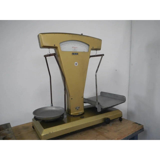 Fulgor Scale in Gold, in Good conditions. Designed 1980 to 1989 This piece has an attribution mark, I am sure that it is...