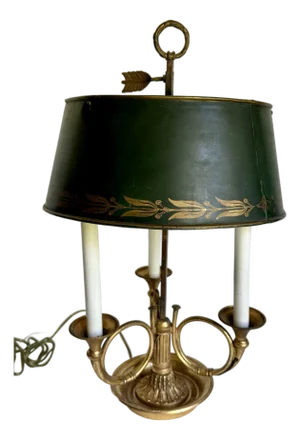 Early 20th Century Brass Bouillotte Lamp With Horn-Form Arms & Adjustable Green Tôle Shade