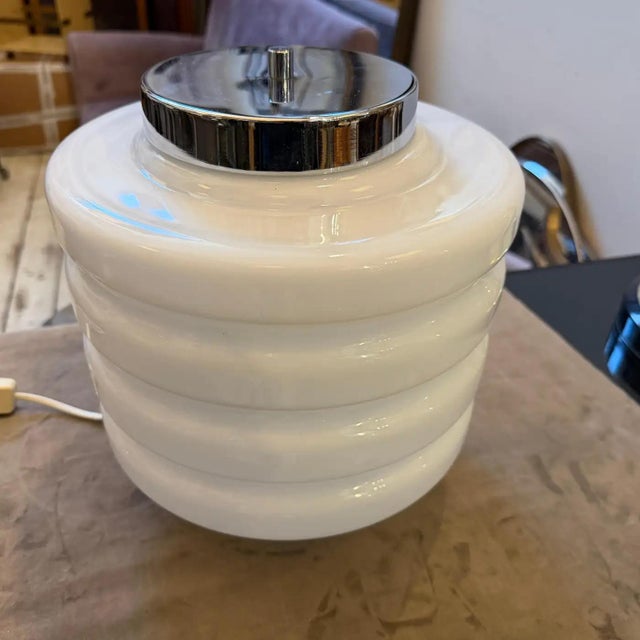 1990s Space Age Chromed Metal and White Glass Italian Round Table Lamp For Sale - Image 10 of 15