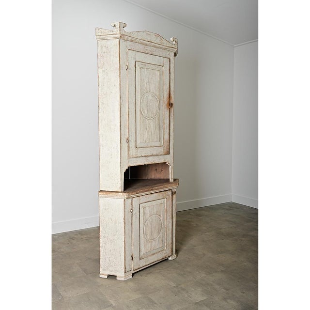 Early 19th Century Swedish Gustavian Period Painted Corner Cabinet For Sale - Image 13 of 14