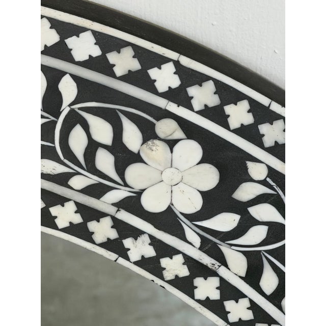 Aditya Handicrafts 32.75” Black & White Bone Inlay Floral Round Mirror, India, 2021 For Sale In Chicago - Image 6 of 12