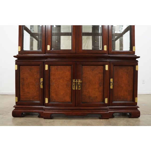 Vintage Universal Furniture Ming-Style Display Cabinet, Attributed For Sale - Image 15 of 16