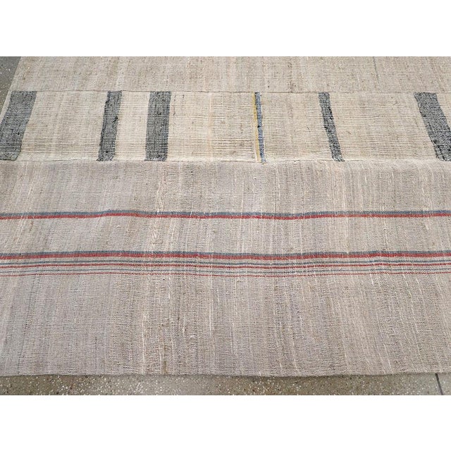 Textile Galerie Shabab Collection Mid-20th Century Turkish Flatweave Kilim Room Size Carpet For Sale - Image 7 of 10