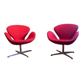 Pair of Fritz Hansen Swan Chairs For Sale