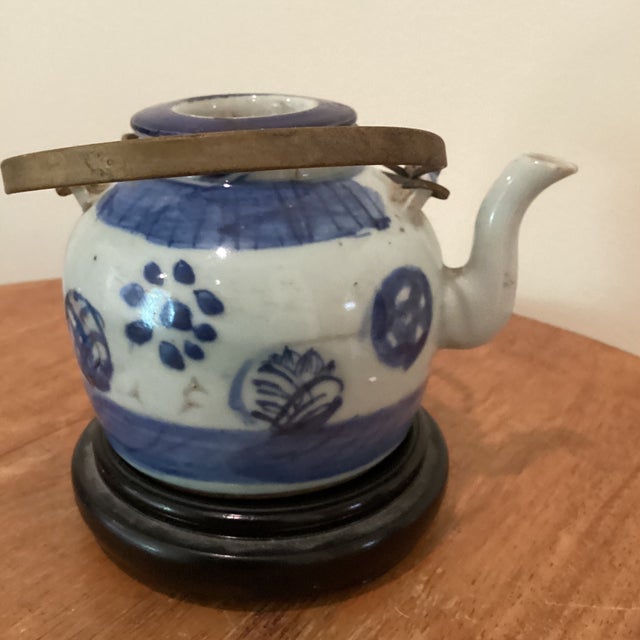 Blue Antique Chinese Blue & White Porcelain Glazed Teapot W/Wire Bail Handles Surguch Stamp Wood Base For Sale - Image 8 of 12
