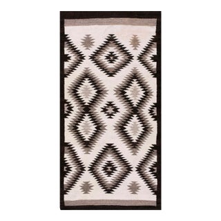 1930s White Diamond Antique American Navajo Carpet 3'3'' X 6'4'' Flatweave Wool Rug For Sale