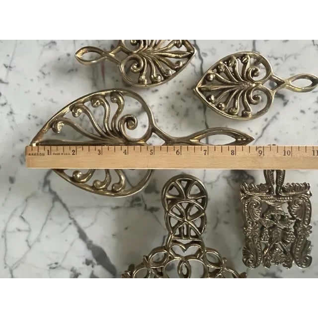 1950s Mid-Century Virginia Metalcrafters Brass Trivets- Set of 5 For Sale - Image 11 of 12