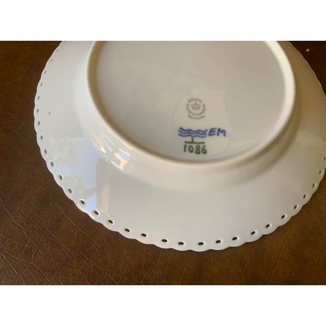 White 1960s Royal Copenhagen Blue Fluted Full Lace Salad/Lunch Plate 1086 For Sale - Image 8 of 8
