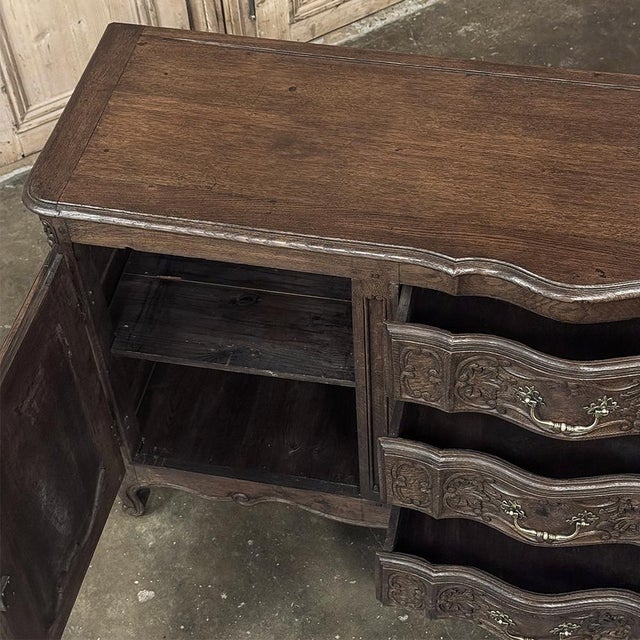 18th Century Liège Louis XV Period Carved Oak Buffet For Sale - Image 17 of 18