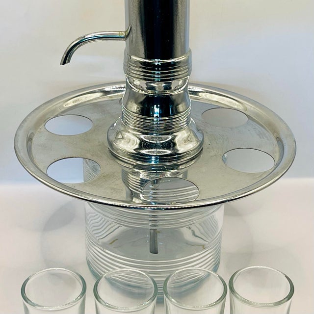 Metal 1950’s Chrome & Glass Drinks Dispenser Pump With Four Clear Glasses For Sale - Image 7 of 12