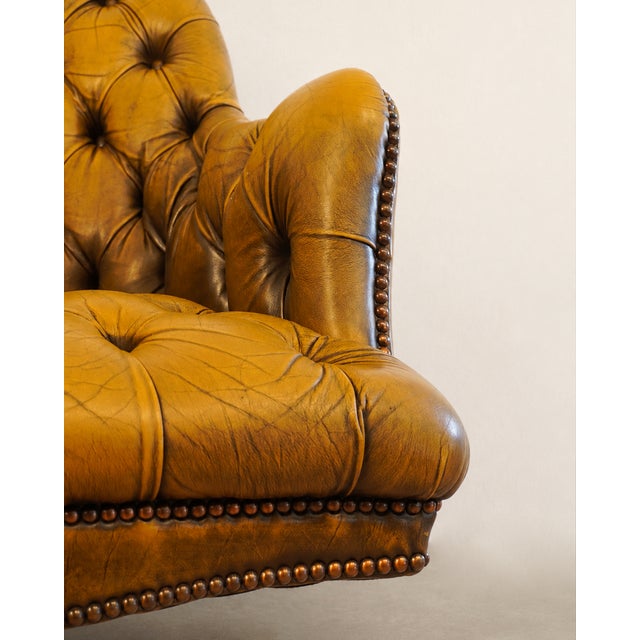 This magnificent Pegasus office chair by Art Forma Upholstery Ltd embodies the refined elegance of handcrafted English...