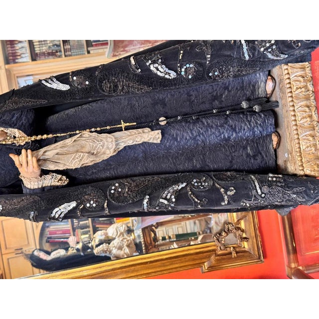 Spanish Virgin of Sorrows in Polychrome Wood with Silver Crown, 19th Century For Sale - Image 4 of 14