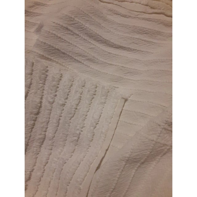 Mid Century Vintage Chenille True White Tufted Chenille Blanket/Bedspread For Sale In Atlanta - Image 6 of 6