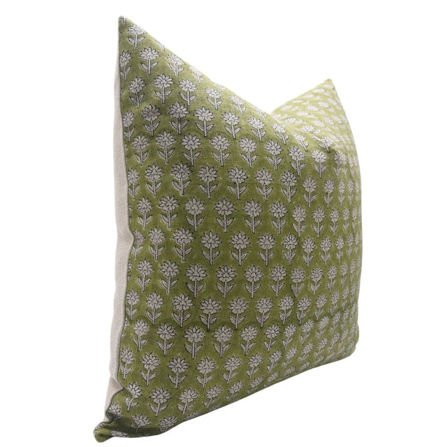 Enhance your home décor with the timeless elegance of the Pankhudi Thick Linen Pillow Cover by fabdivine. Expertly crafted...