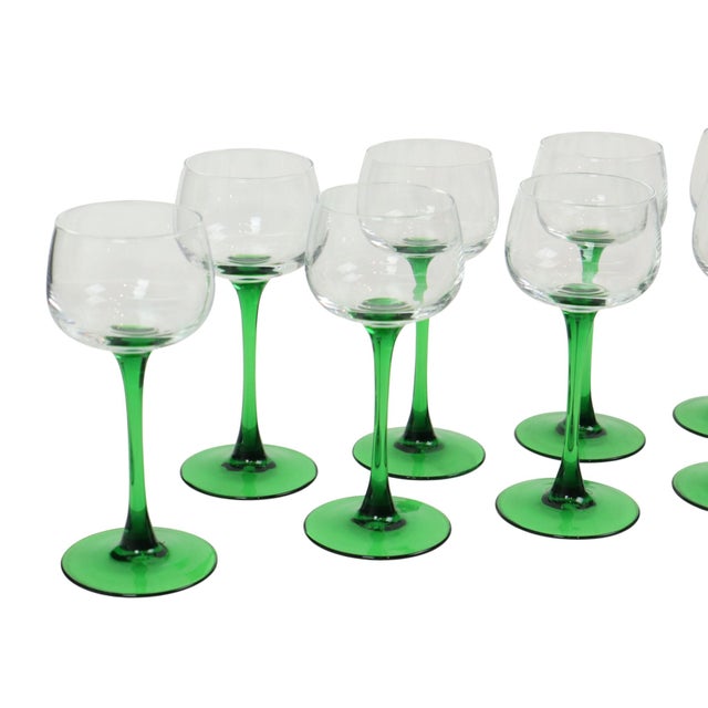 Vintage set of 10 Luminarc Alsace wine glasses, large glasses with a narrow dark green base, they have a capacity of just...