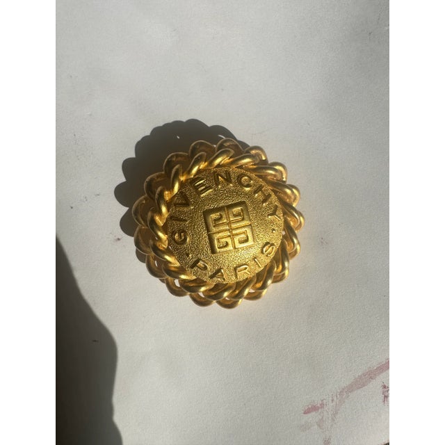 1980s Givenchy Chain Brooch For Sale - Image 5 of 5