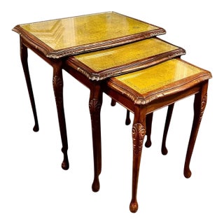 Vintage Nesting Tables Set 3-Tooled Leather Top-Queen Anne Wood-Side-End-Accent For Sale