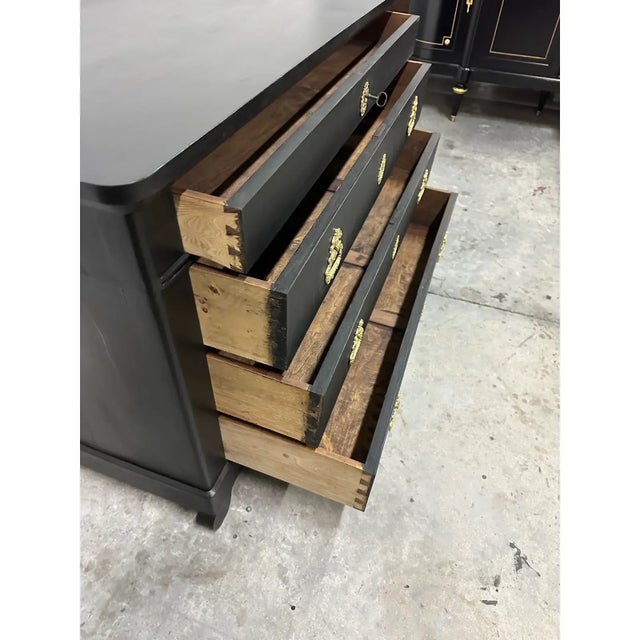 French Country 18th Century Louis Philippe Chest of Drawer or Commode. For Sale - Image 3 of 12