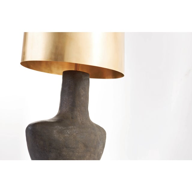Transitional Kelly Wearstler for Visual Comfort Signature Armato Small Table Lamp in Stained Black Metallic Ceramic with Oval Antique-Burnished Brass Shade For Sale - Image 3 of 6