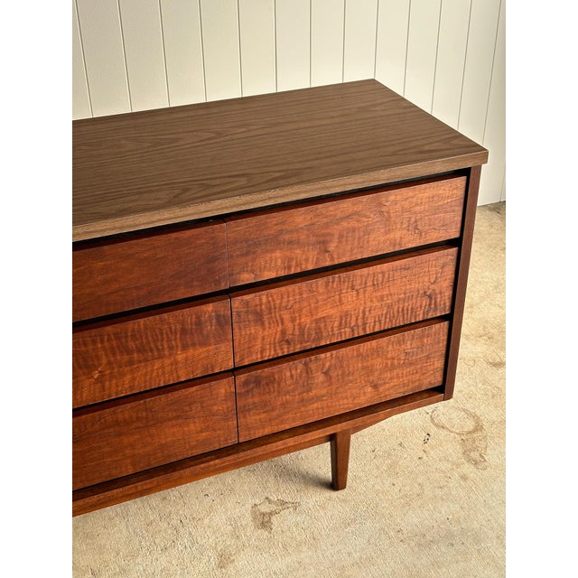1960s Mid-Century Walnut Nine-Drawer Dresser by Stanley For Sale - Image 12 of 18