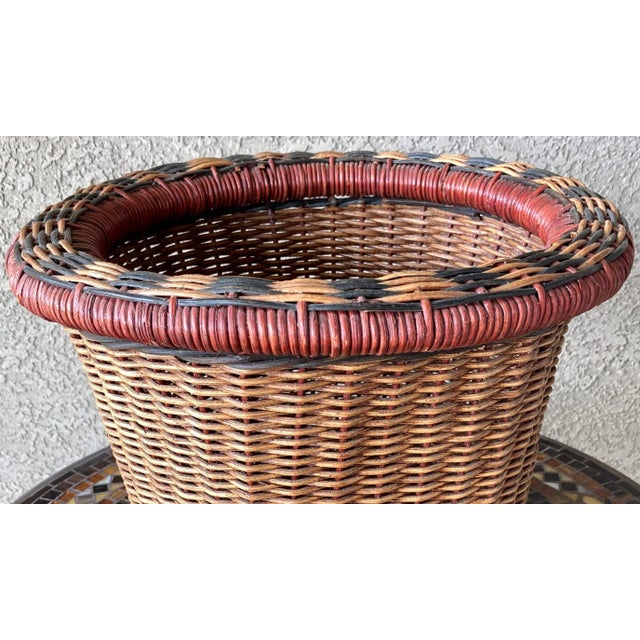 Wood Stylish Late 20th-Century Rattan & Willow Pedestal Base Basket Cachepot For Sale - Image 7 of 12