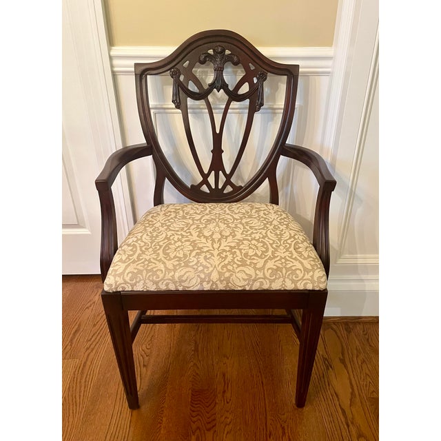 Chairs Dinning lHepplewhite Shieldback Vintage Exquisitely Stunning set of six Thomasville dining chairs. 2 arm chairs and...