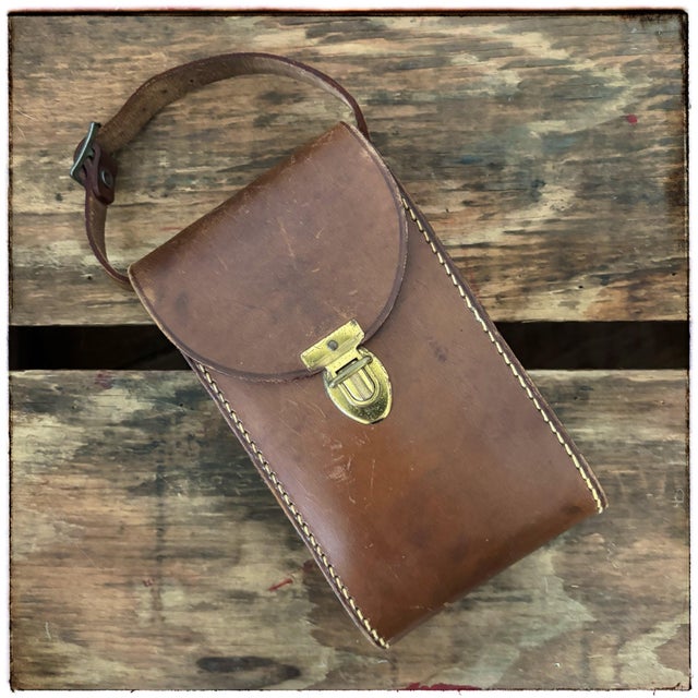 English Folding Camera & Leather Case Vintage 1951 Kershaw For Sale - Image 3 of 12
