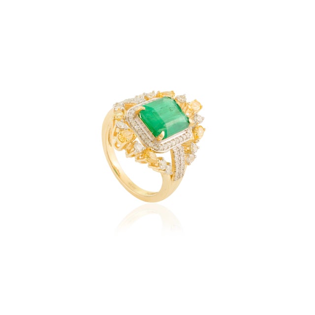 Vintage Emerald Cocktail Ring With Yellow Diamonds in 14k Gold Size 6.5 For Sale - Image 4 of 11