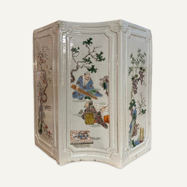 Yongzheng Period (1722-1735) Porcelain Jardiniere With Fine Enameling For Sale - Image 4 of 12