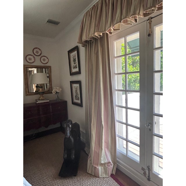 Pristine Custom Drapes W/Valances. 6 Panels, 3 Valances, 3 Layers (Face, Flannel & Lining) For Sale In Los Angeles - Image 6 of 15