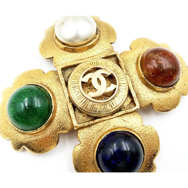 1980s Chanel Rare Vintage Gold Plated CC Stone Pearl Cross Large Brooch Pendant Necklace For Sale In Los Angeles - Image 6 of 9