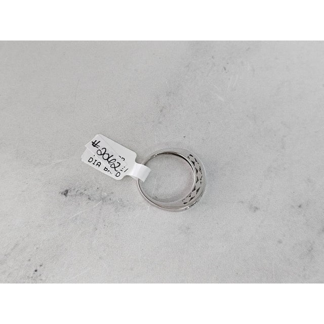 Emerald & Diamond Diamond Wedding Band 14k White Gold, Size 4.5 For Sale In Los Angeles - Image 6 of 6