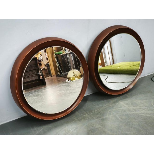 Italian Space Age Illuminated Round Mirrors, 1970s, Set of 2 For Sale - Image 3 of 10