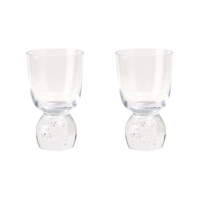 Bring on the bubbles! To create that bubbled-glass base—known as pulegoso— add a dusting of baking soda under molten...