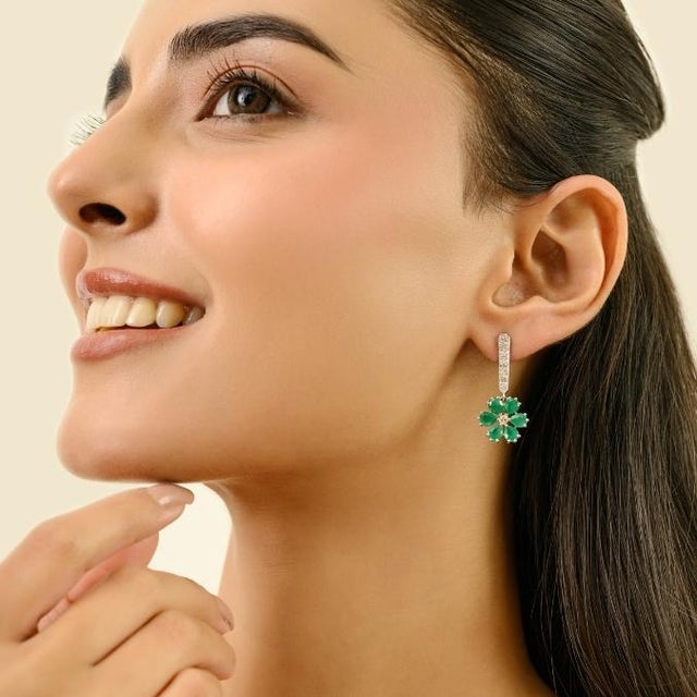 Metal VRJewels 3.33Ct Emerald & Diamond Floral Drop Earrings in 18k Solid White Gold- 2 Pieces For Sale - Image 7 of 11