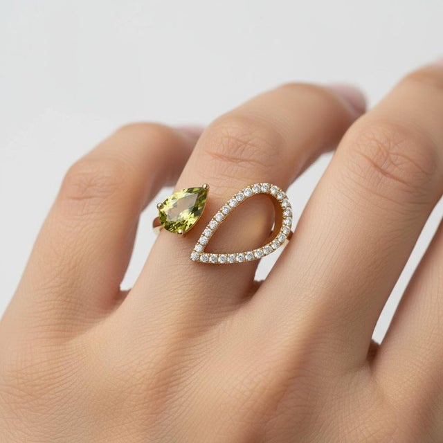 Pear Peridot 14k Gold Ring, Size 7.5 For Sale - Image 4 of 8