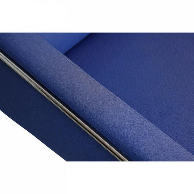 Model 3303 3-Seater Sofa in Blue Fabric by Arne Jacobsen, 1997 For Sale - Image 9 of 18