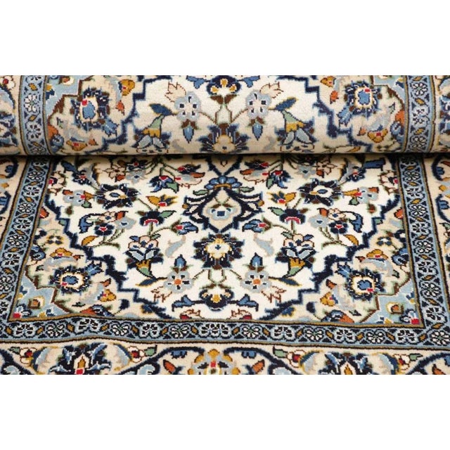 Kashan Rug in Hand-Knotted Virgin Wool For Sale - Image 10 of 11