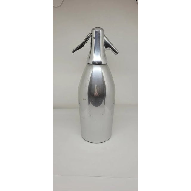 No. 1 Seltzer Siphon Autoseltz mod. 56 in Anodised Aluminium and Chrome-Plated Metal by Sergio Asti for S.A.C.A.B., Milan, Italy, 1955 For Sale - Image 4 of 4