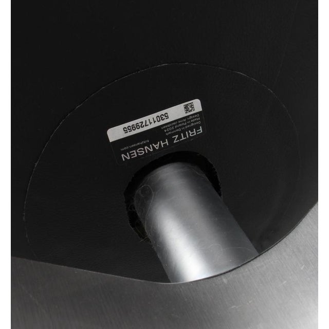 Animal Skin Egg Chair in Black Leather by Arne Jacobsen for Fritz Hansen, 2024 For Sale - Image 7 of 9
